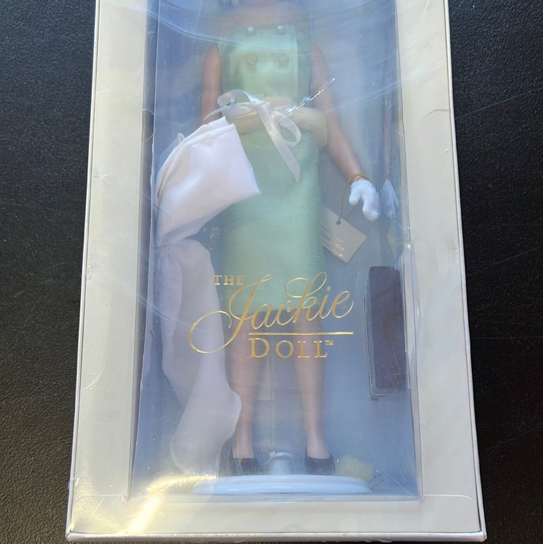 Franklin Mint Marilyn Monroe, Gentlemen Prefer Blondes Portrait Doll (